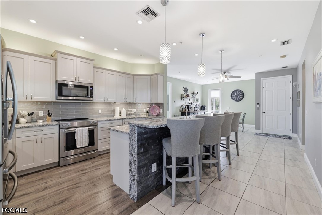 5711 Linden LN