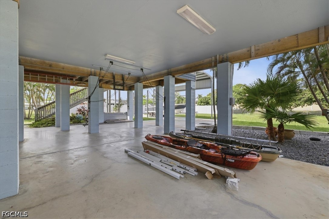 5711 Linden LN
