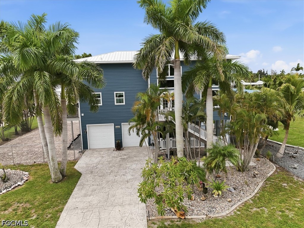 5711 Linden LN