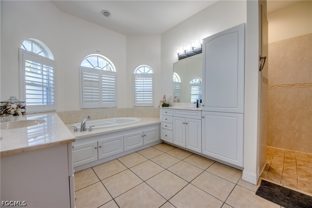 148 SW 38th TER