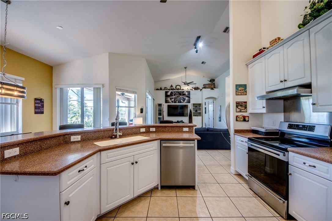148 SW 38th TER