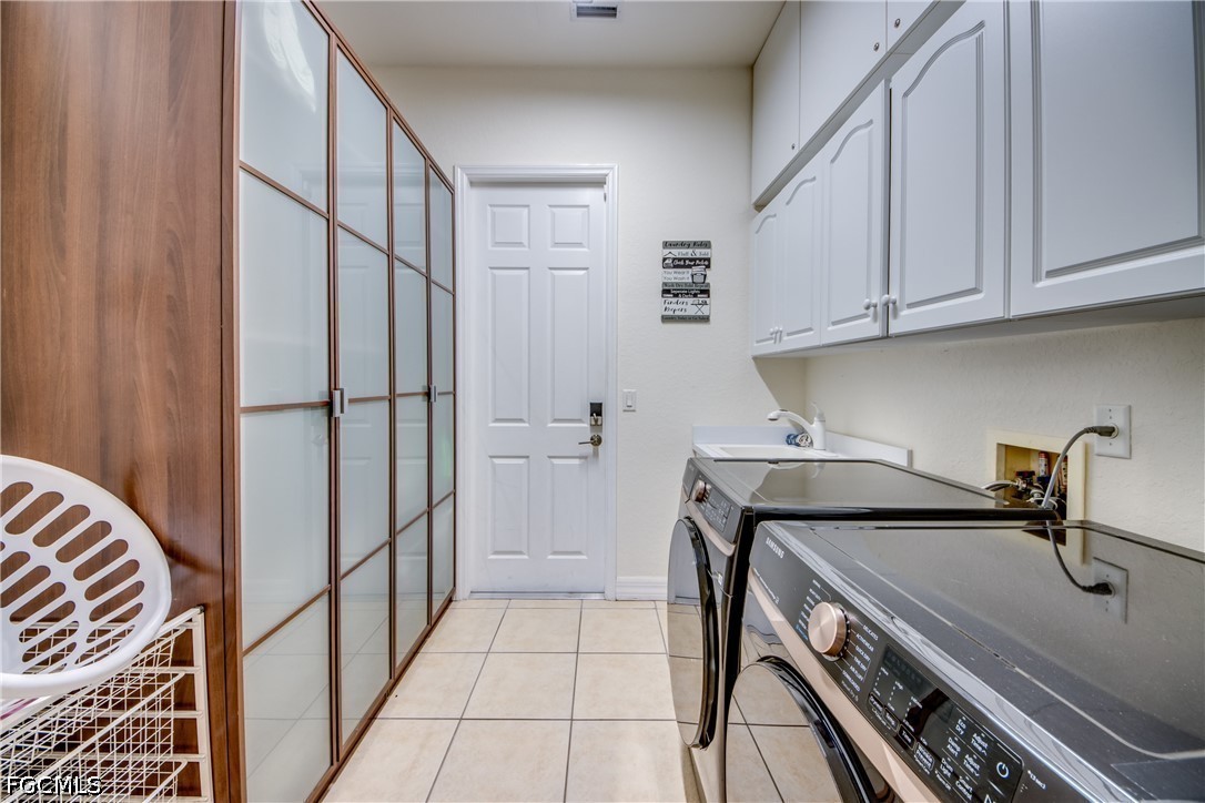 148 SW 38th TER