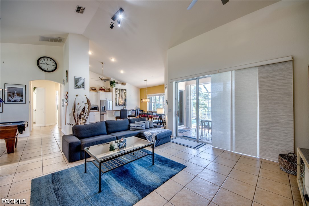 148 SW 38th TER