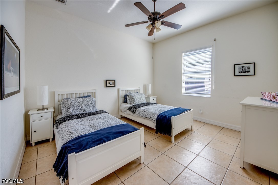 148 SW 38th TER