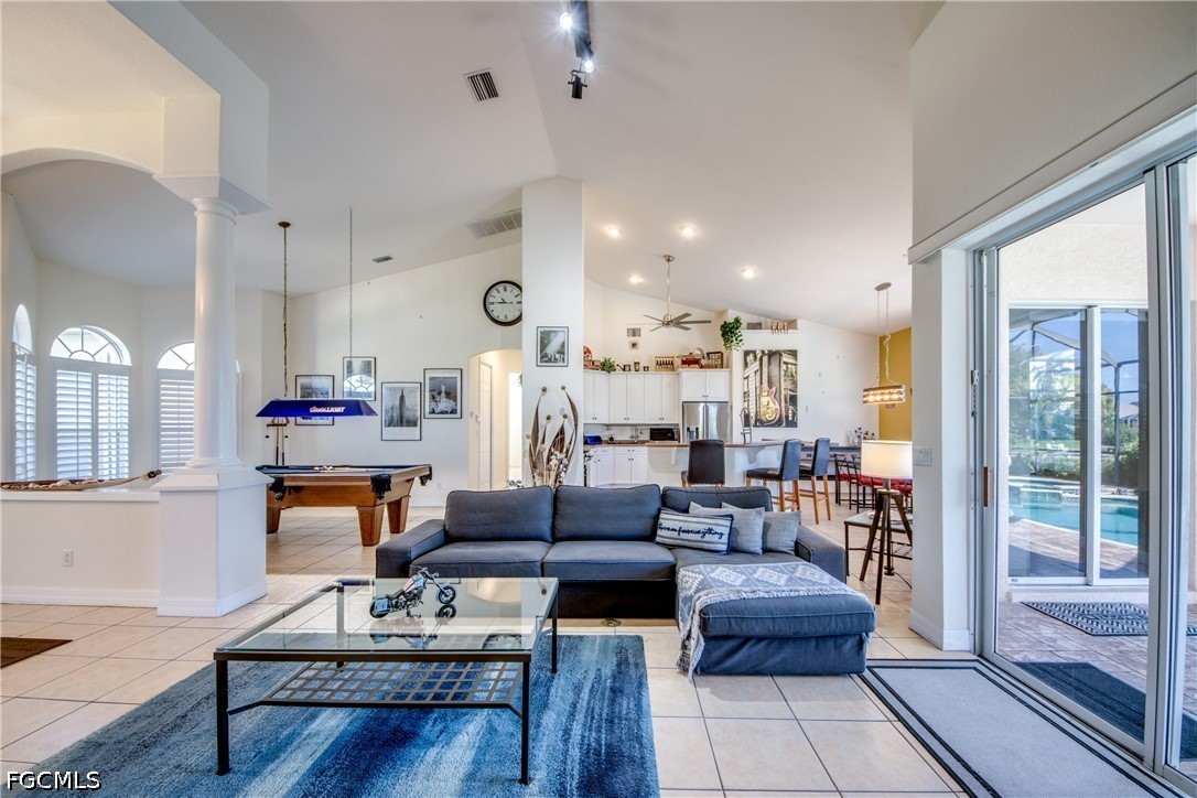148 SW 38th TER