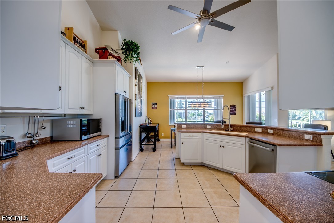 148 SW 38th TER