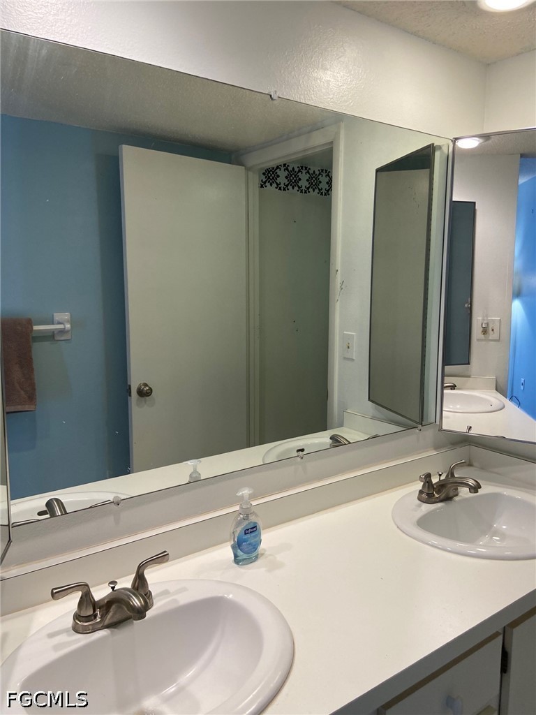 1442 Park Shore CIR 1