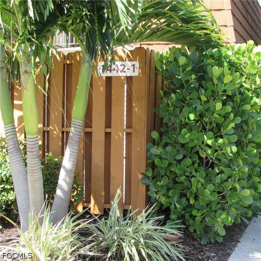 1442 Park Shore CIR 1