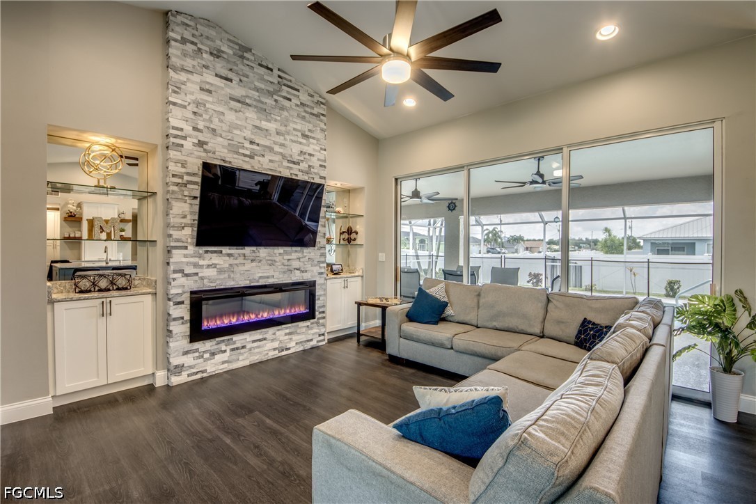 816 SW 28th TER