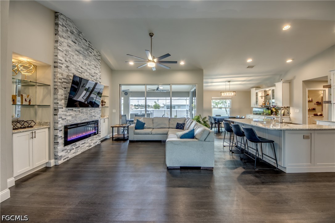 816 SW 28th TER