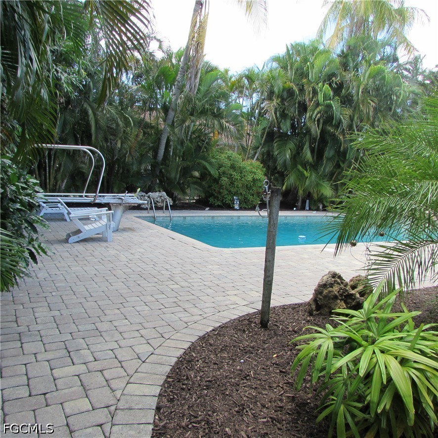 3596 Emerald AVE