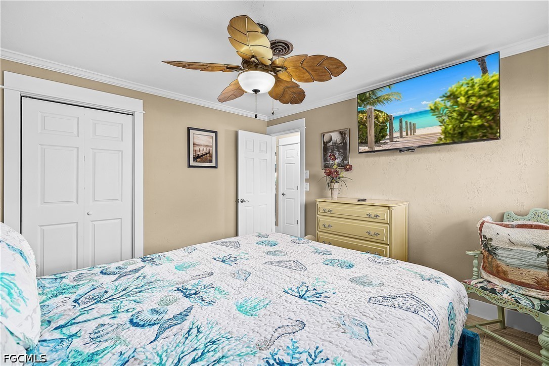 3596 Emerald AVE