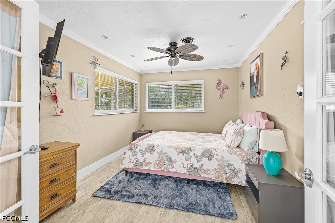 3596 Emerald AVE