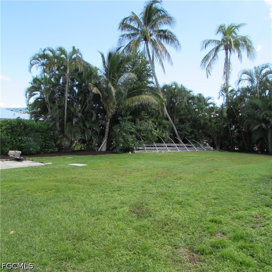 3596 Emerald AVE