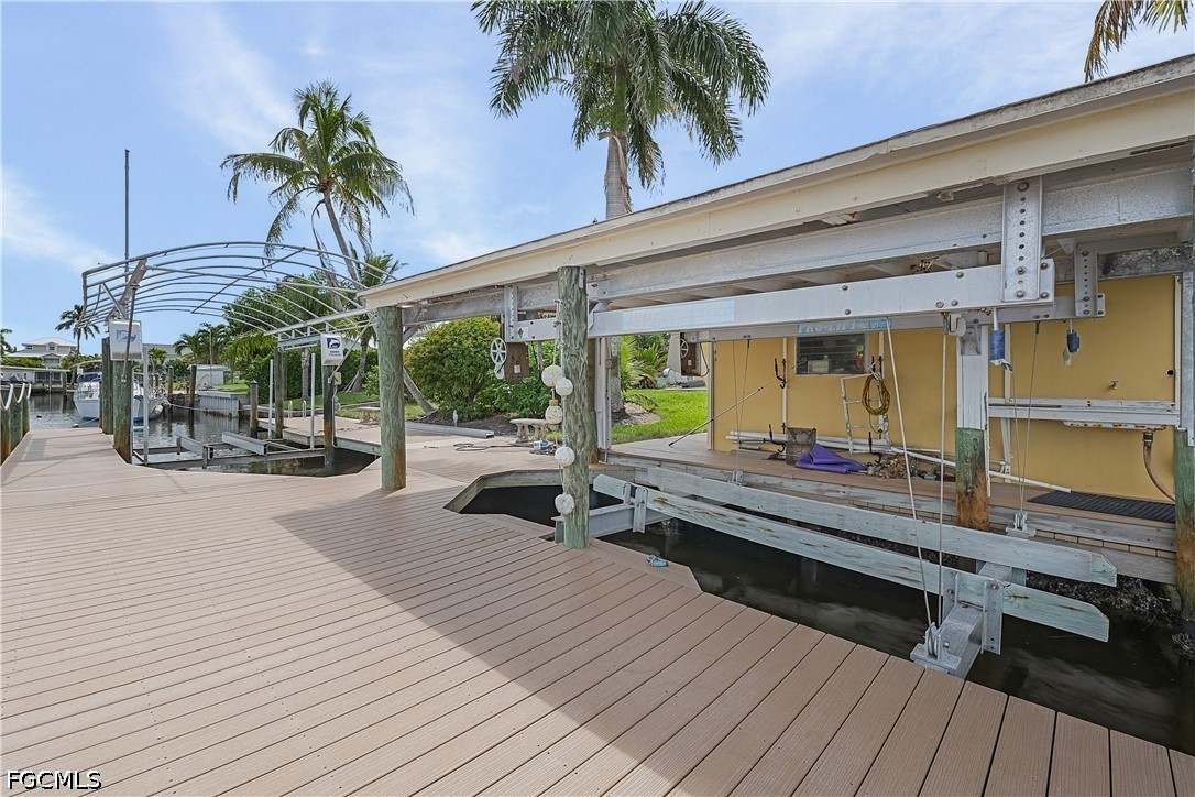 3596 Emerald AVE