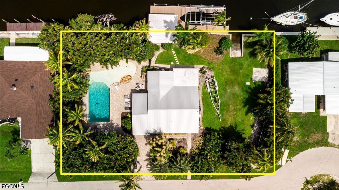 3596 Emerald AVE