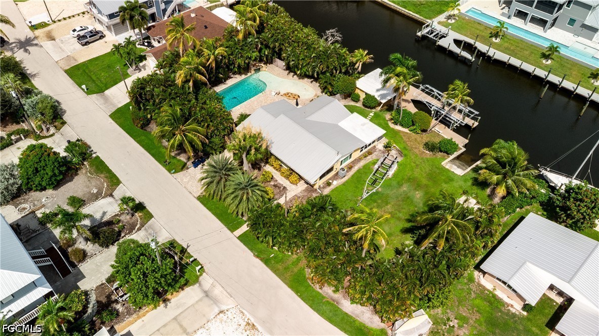 3596 Emerald AVE