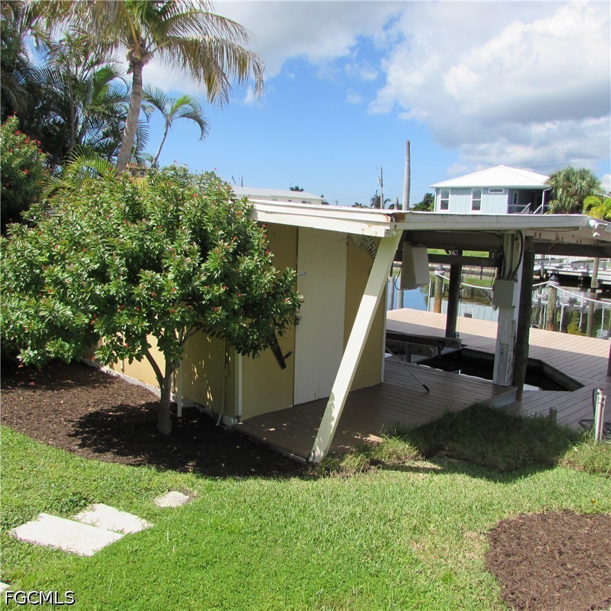 3596 Emerald AVE