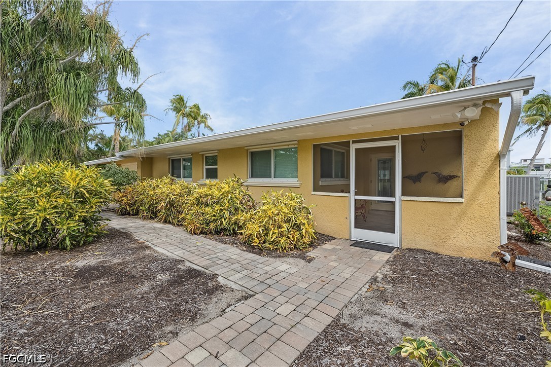 3596 Emerald AVE