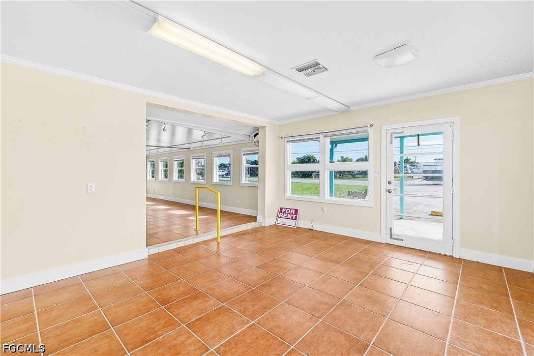 3269 Stringfellow RD