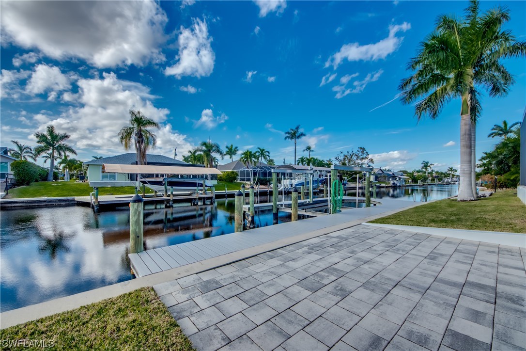 5320 SW 8th CT