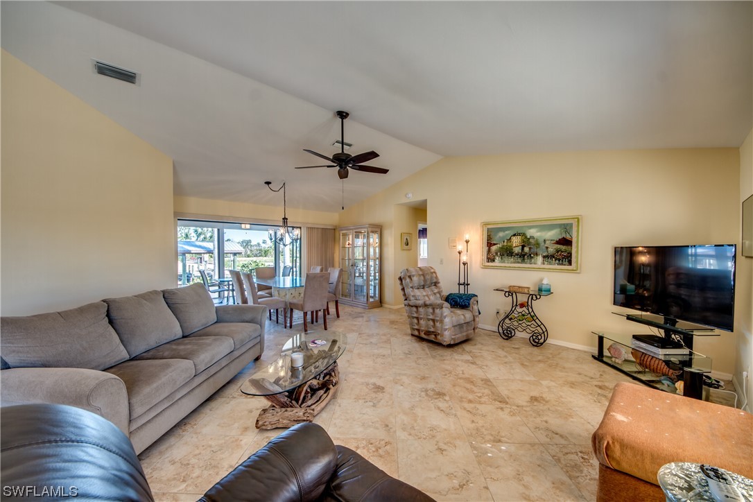 3342 Pinetree DR
