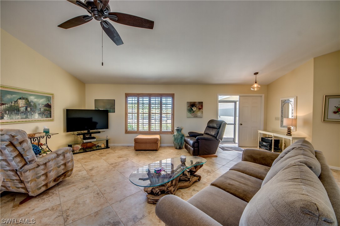 3342 Pinetree DR