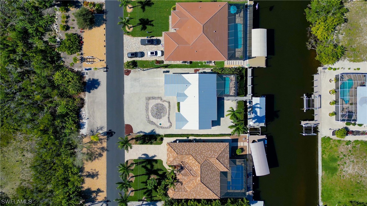 3342 Pinetree DR