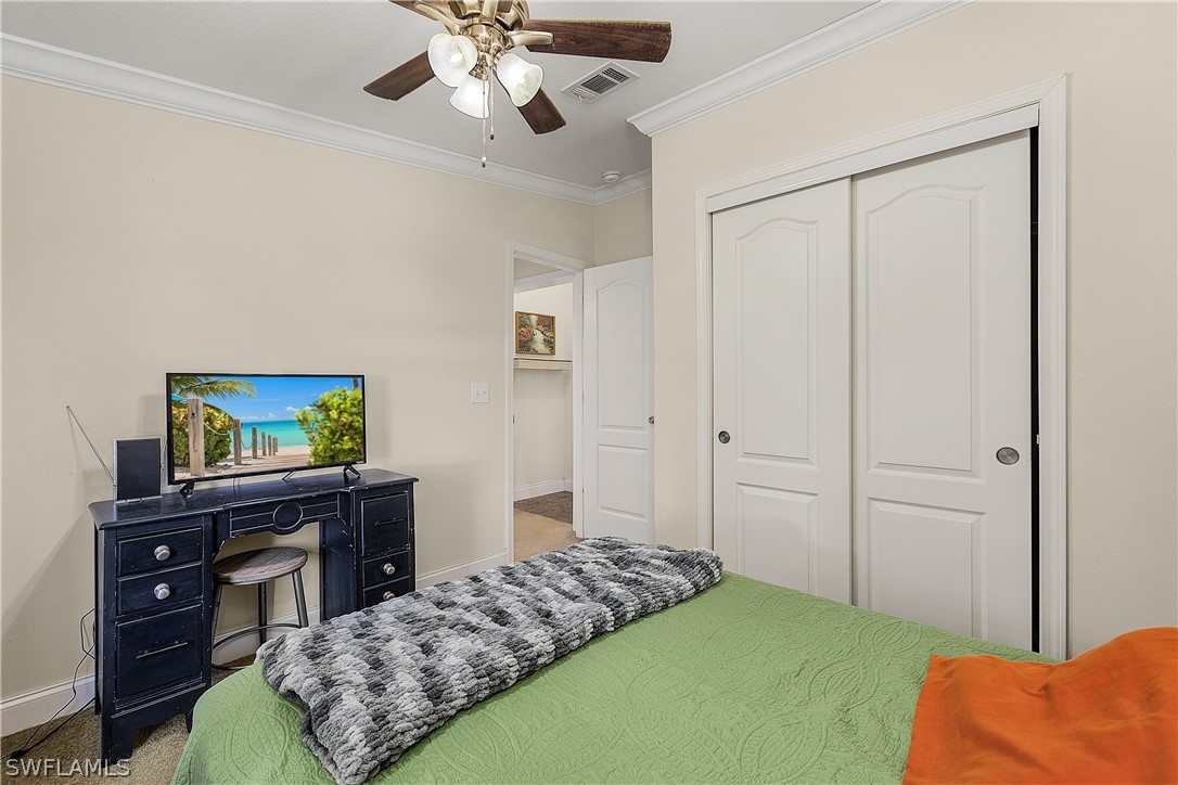 5698 Meadowlark LN