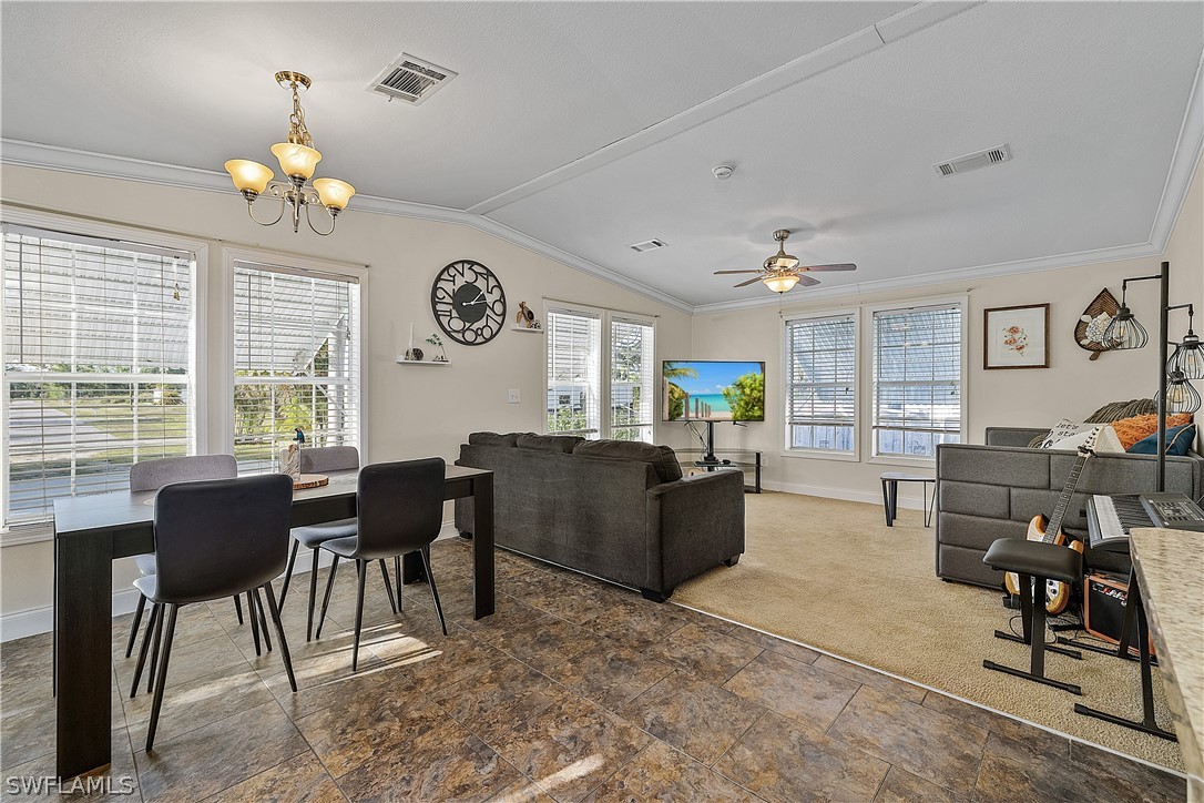 5698 Meadowlark LN