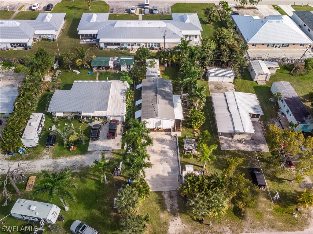 5698 Meadowlark LN
