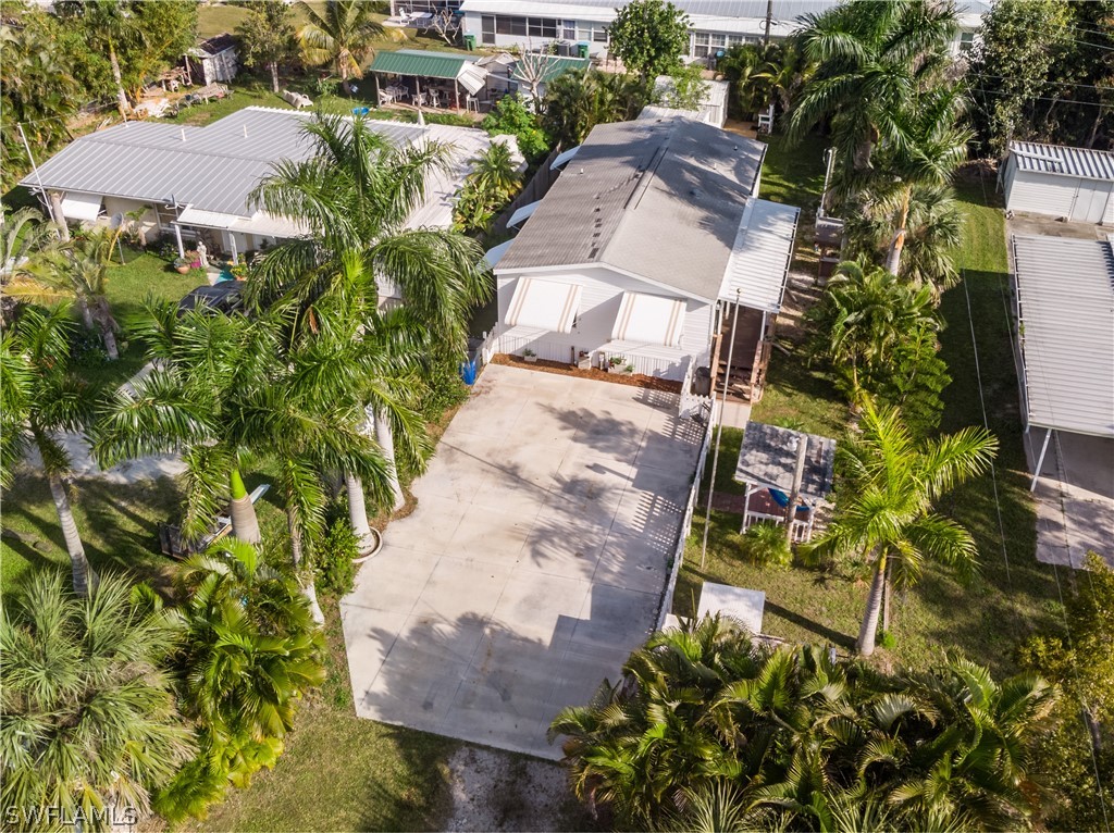 5698 Meadowlark LN
