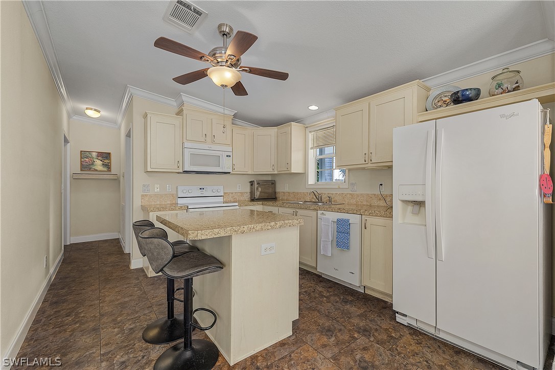5698 Meadowlark LN
