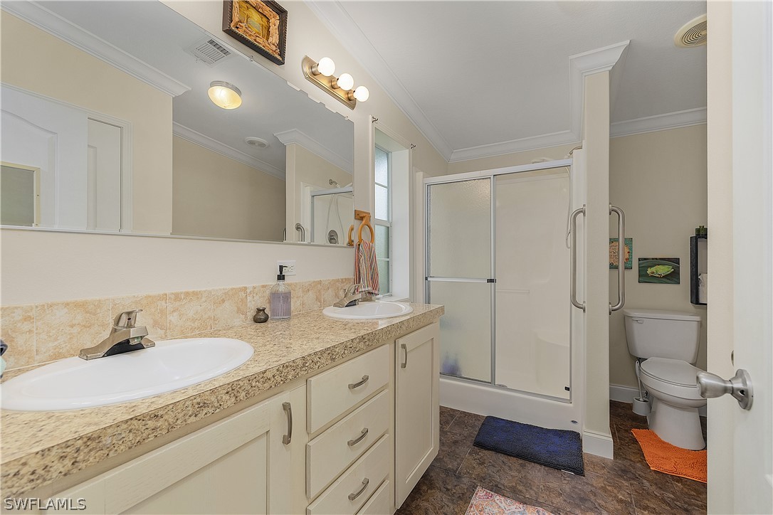 5698 Meadowlark LN