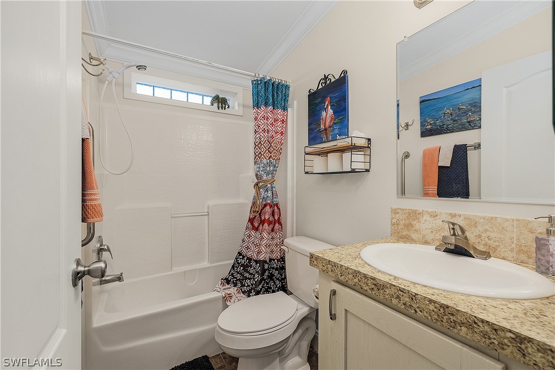 5698 Meadowlark LN