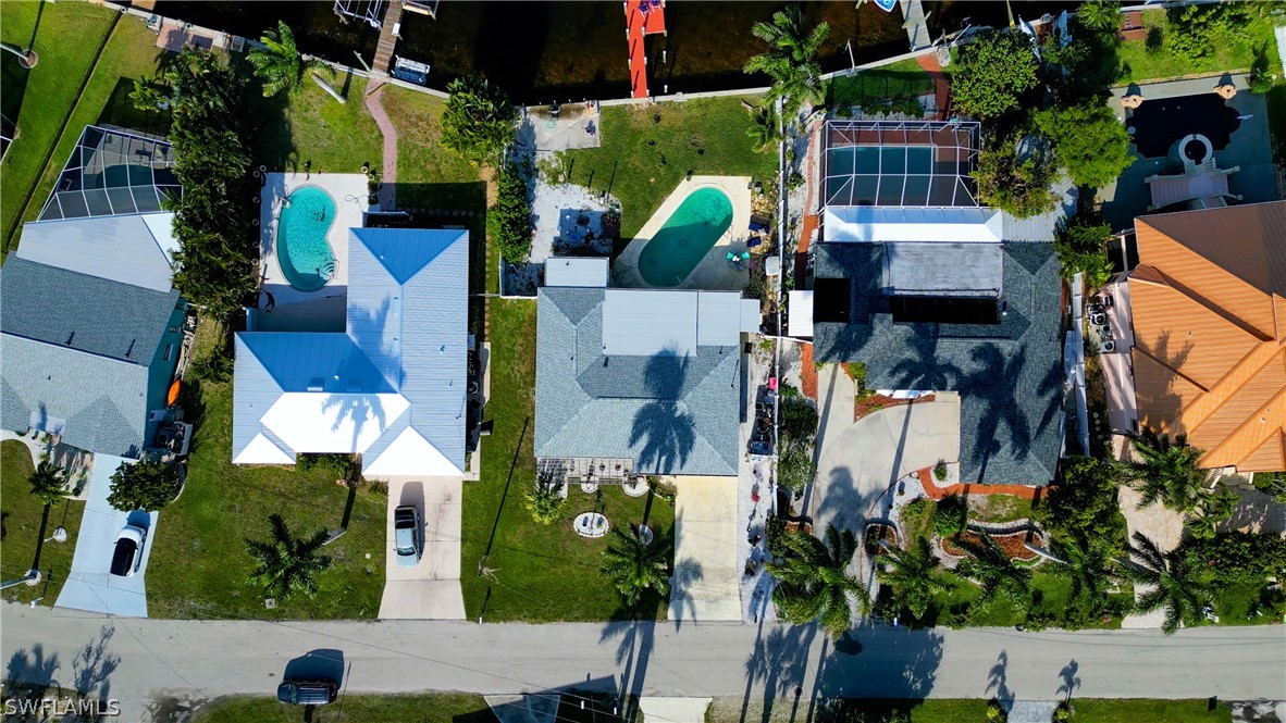 11827 Island AVE
