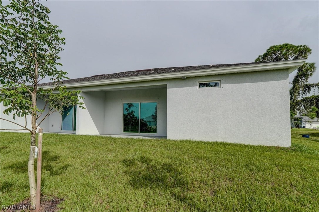 2421-2423 Mae AVE S