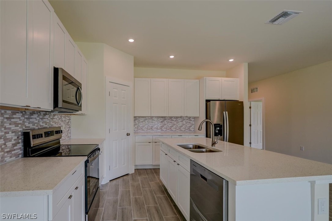2421-2423 Mae AVE S