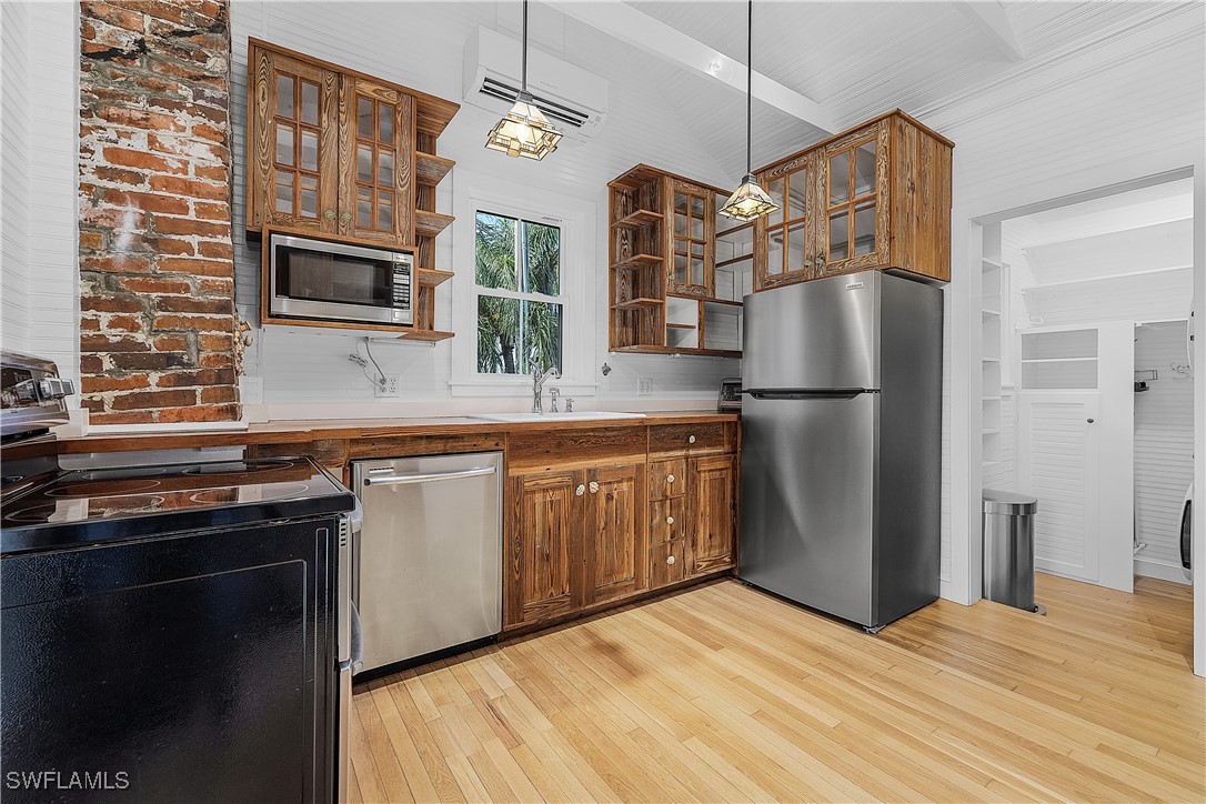 13647 Robert RD