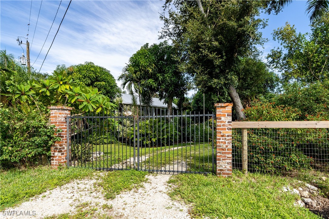 13647 Robert RD