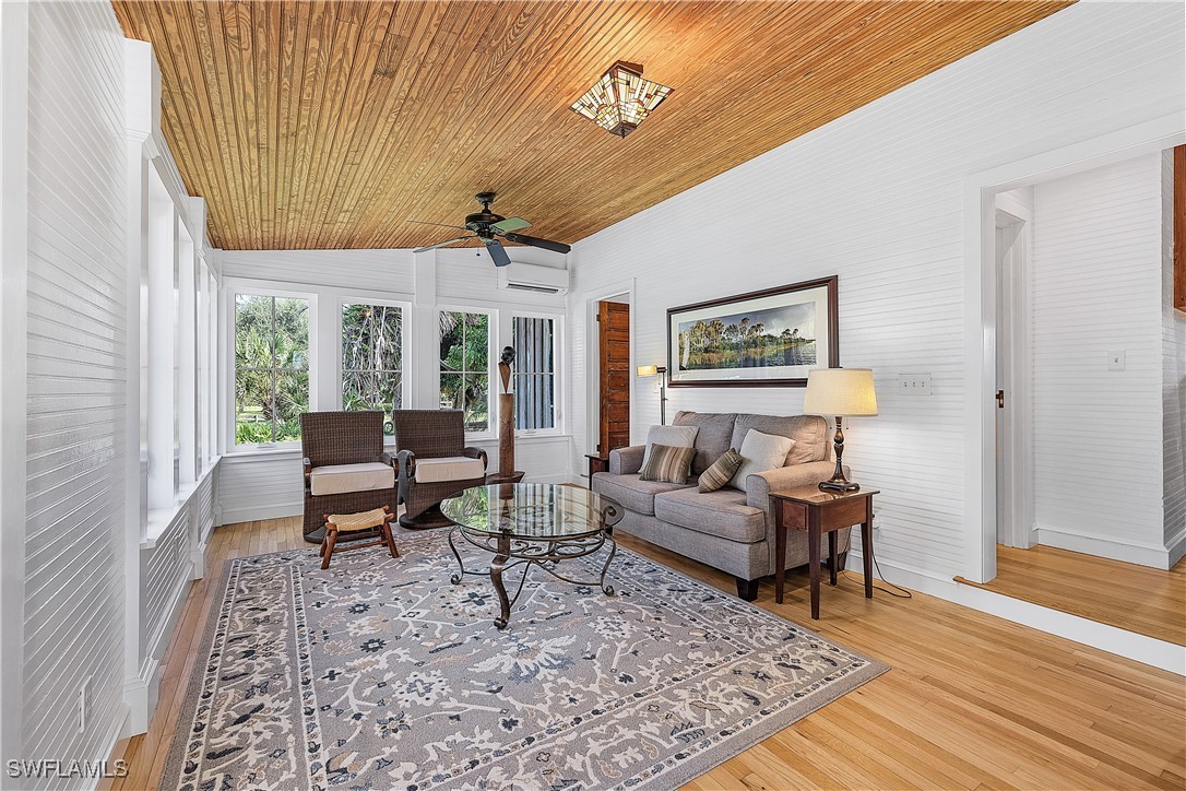 13647 Robert RD