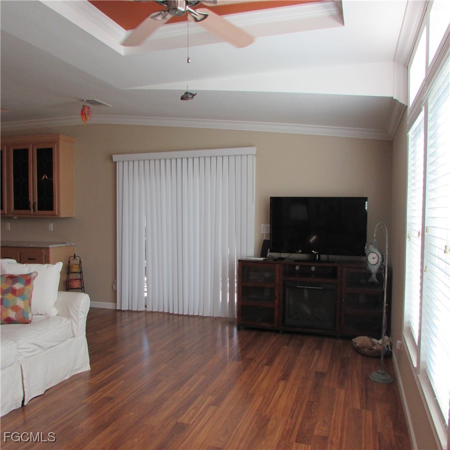 3083 Sloop LN