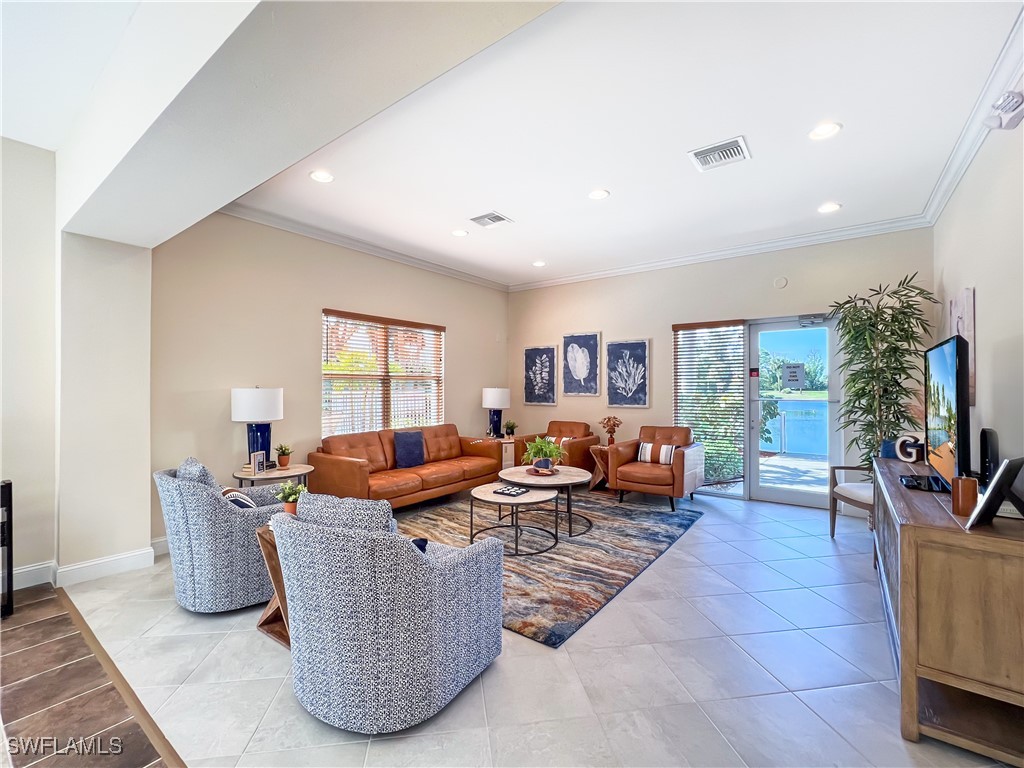 11041 Gulf Reflections DR 204
