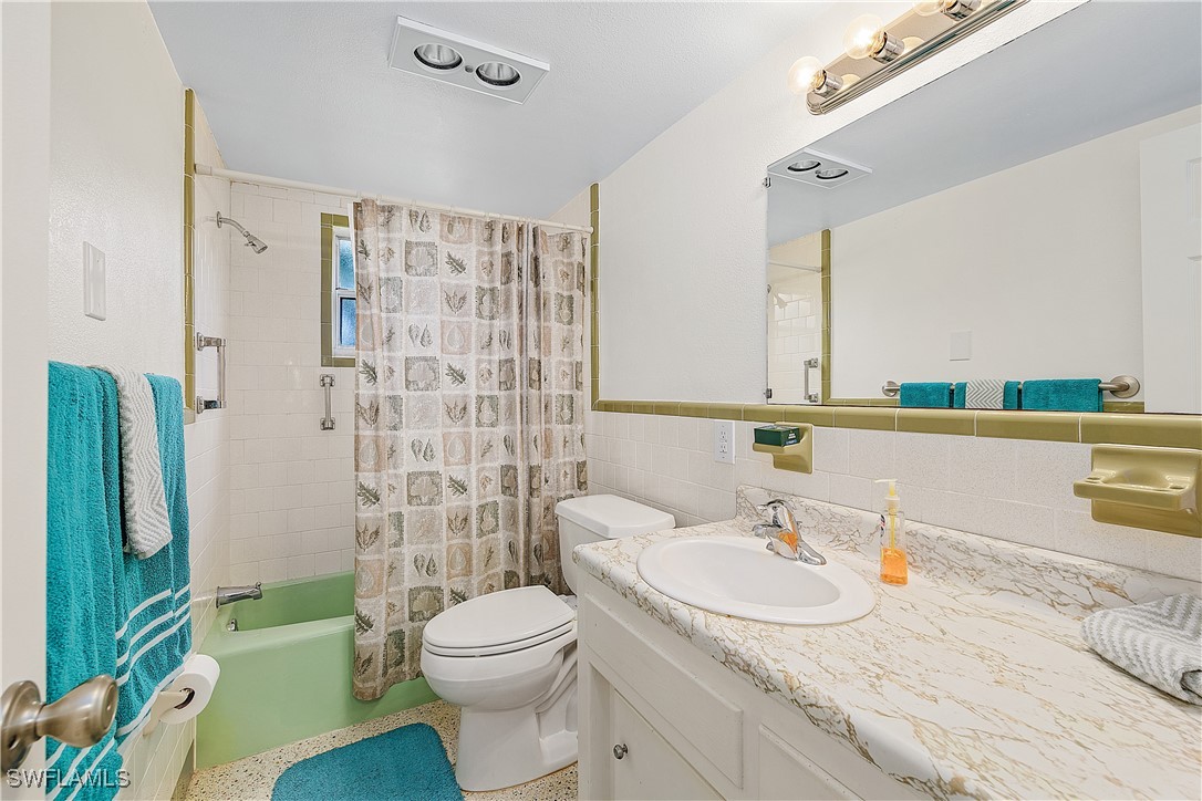 7759 Bocilla LN