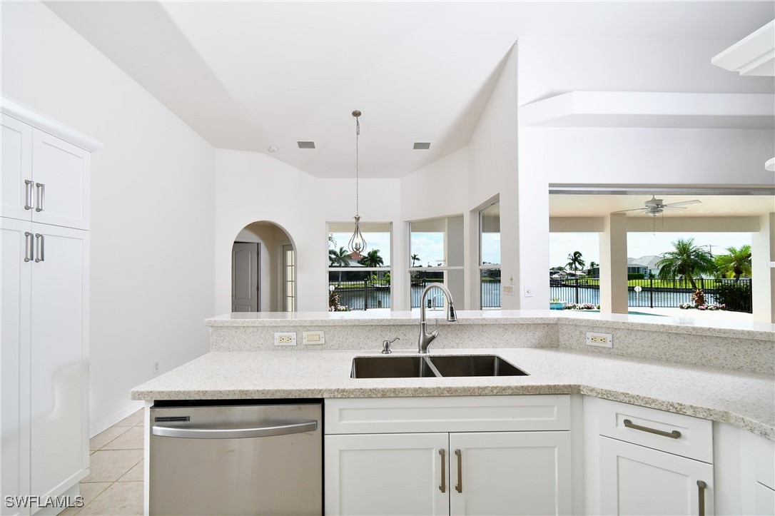 2000 SW 44th TER