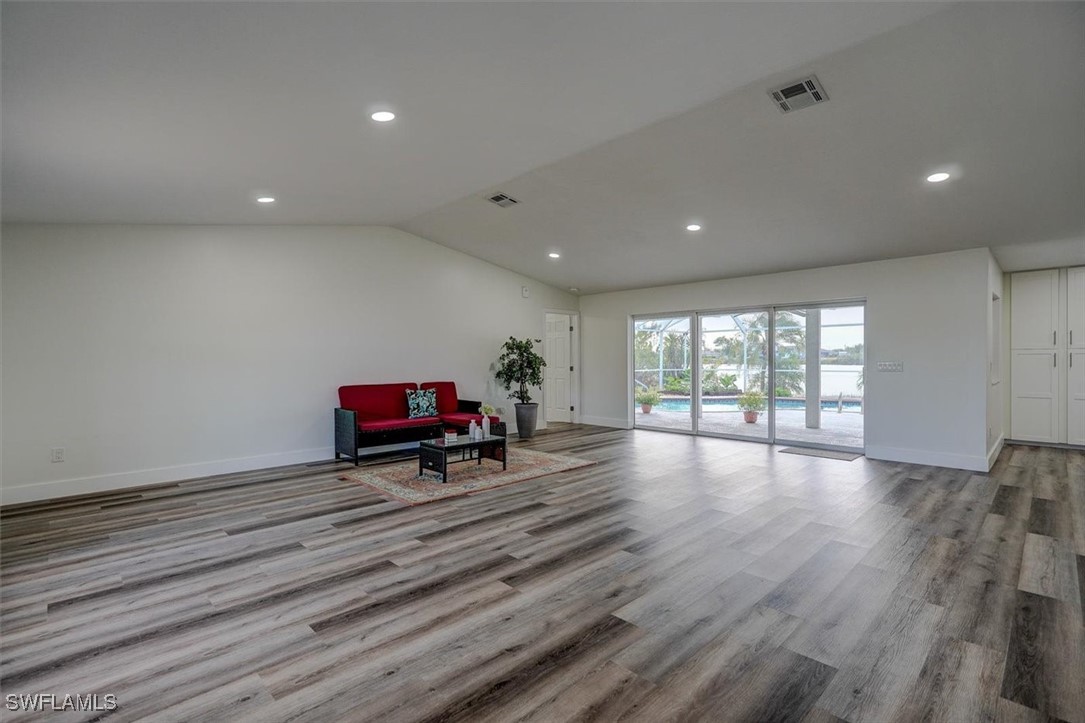 1246 NW 18th ST