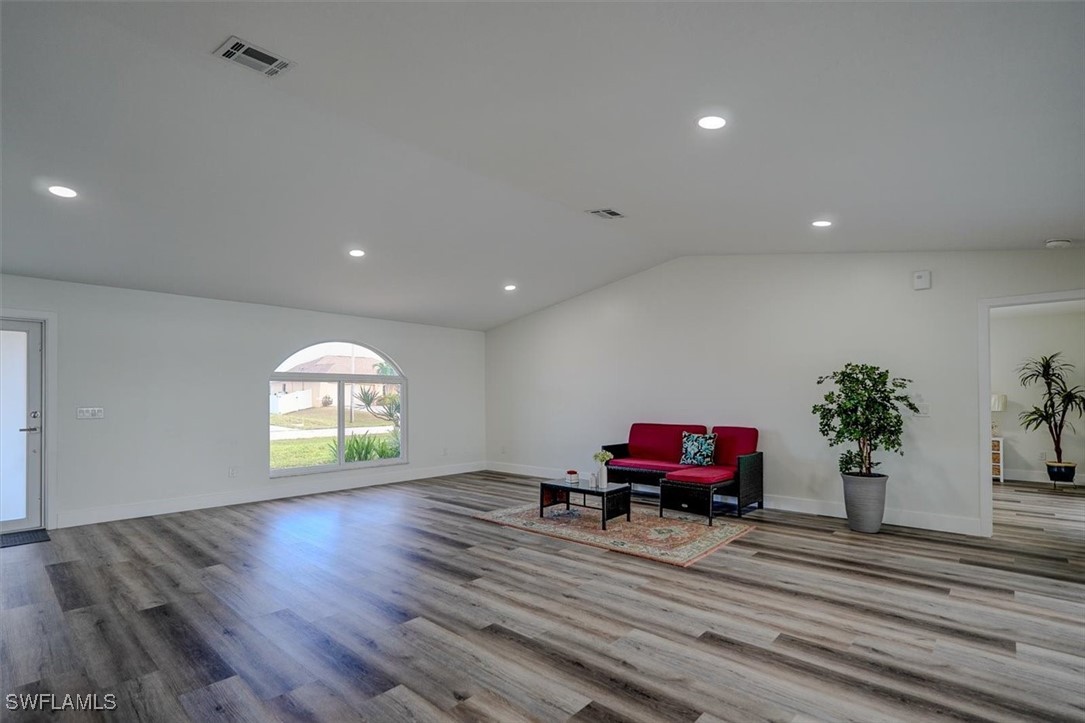 1246 NW 18th ST
