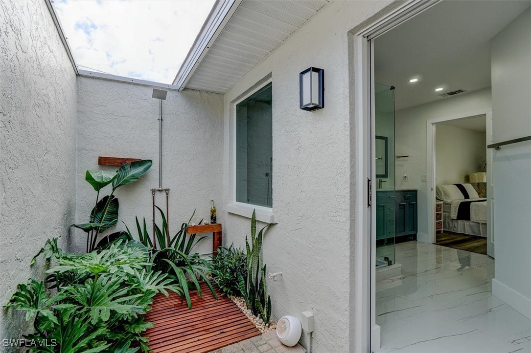 1246 NW 18th ST