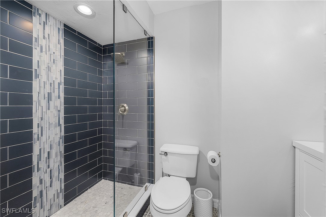 5351 Blue Crab CIR 5