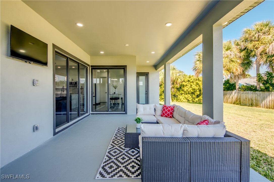 2121 Coral Point DR